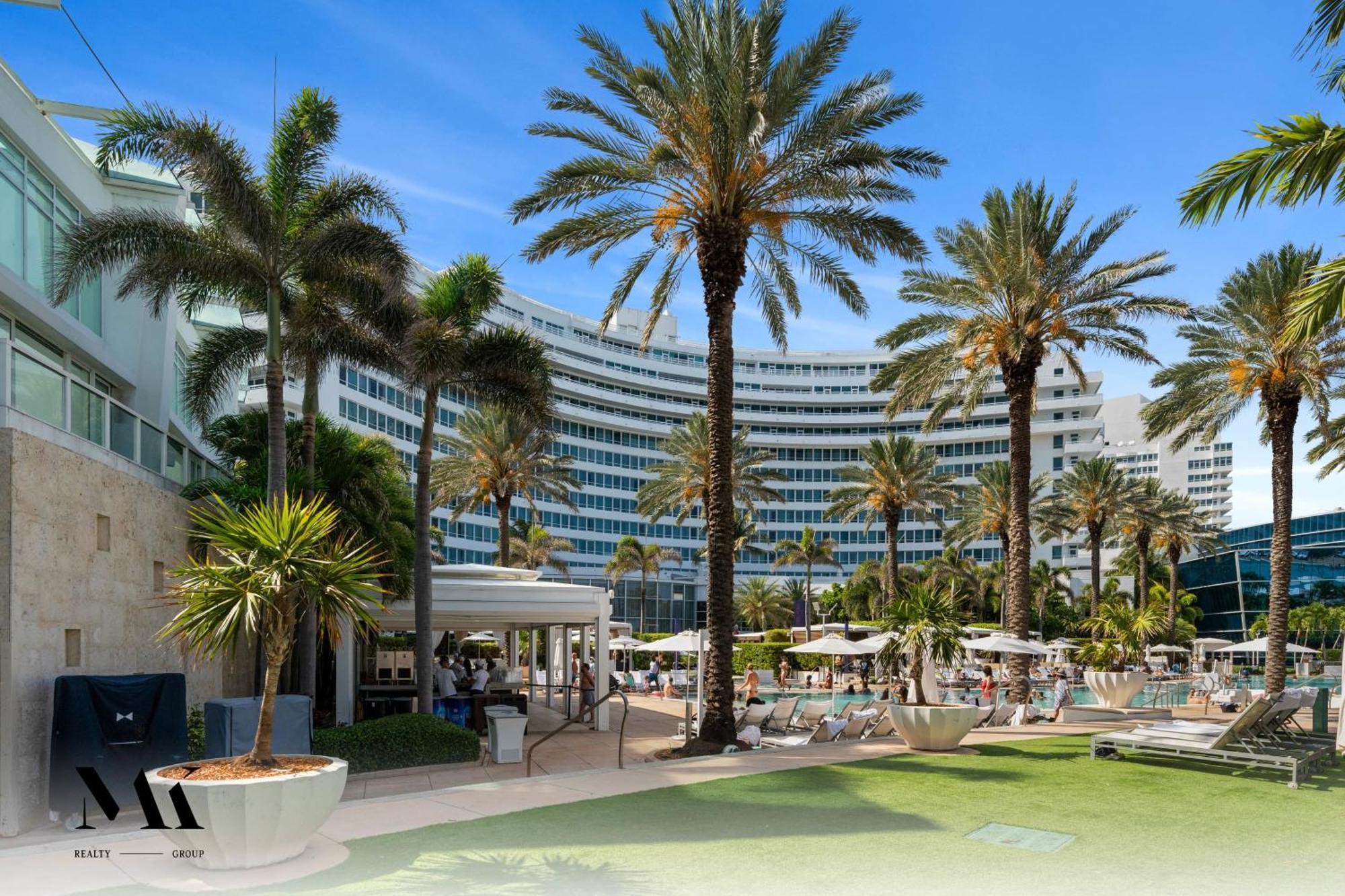 Fontainebleau Resort Balcony W Pool & Ocean View Miami Beach Exterior photo